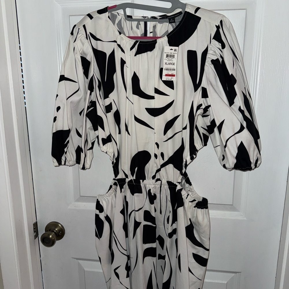 INC International Concepts Monochrome Abstract Long Sleeve Dress, new with tags.